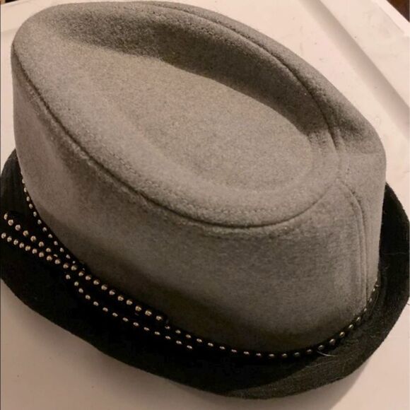 Women’s Hat with Beaded Detail - Picture 1 of 4